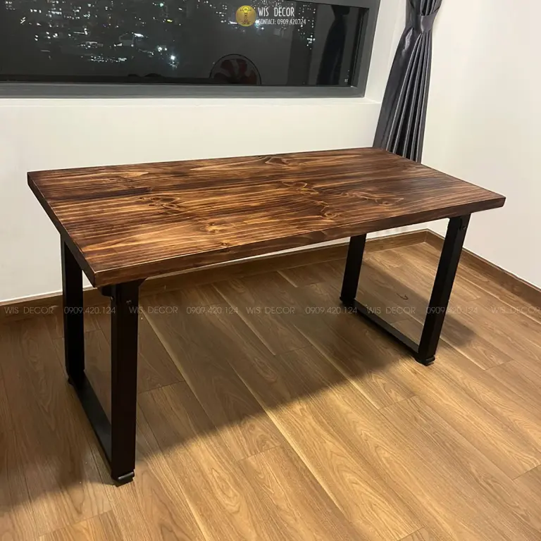 bàn làm việc gỗ thông