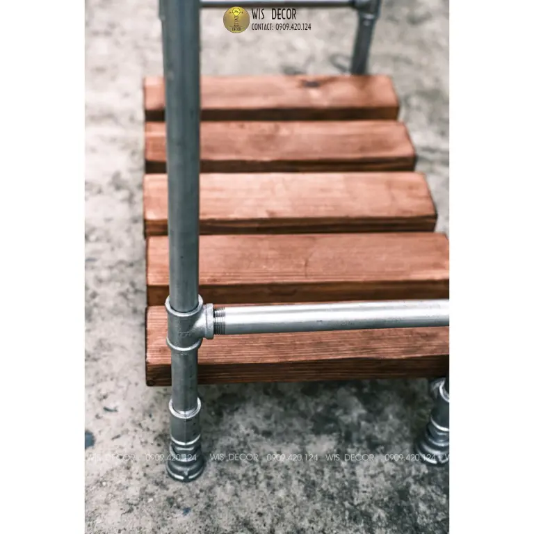 Kệ gỗ trang trí vintage