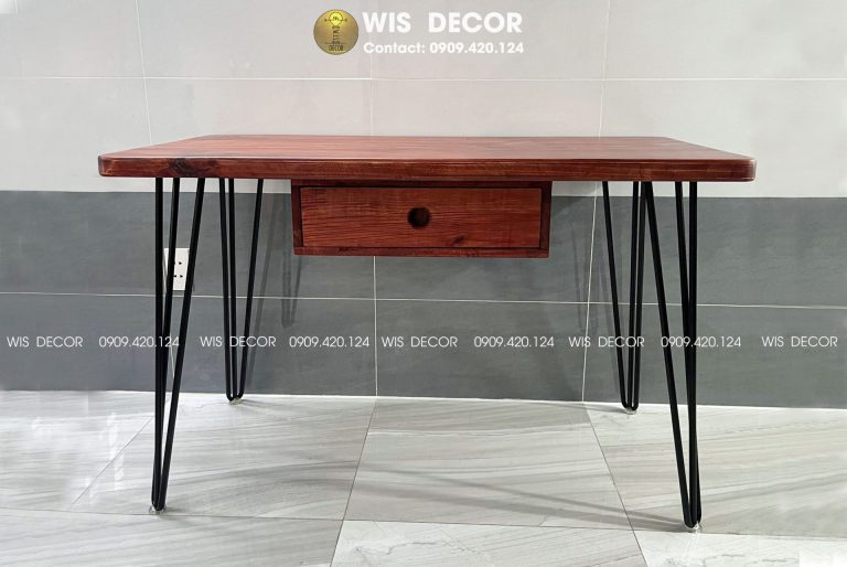 bàn làm việc gỗ thông